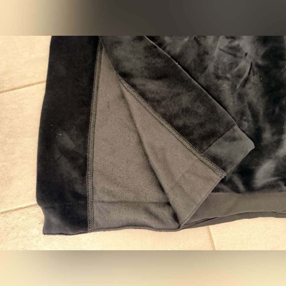 Tuckernuck Velvet Long Sleeve Sweater Black Size Small - Picture 4 of 6